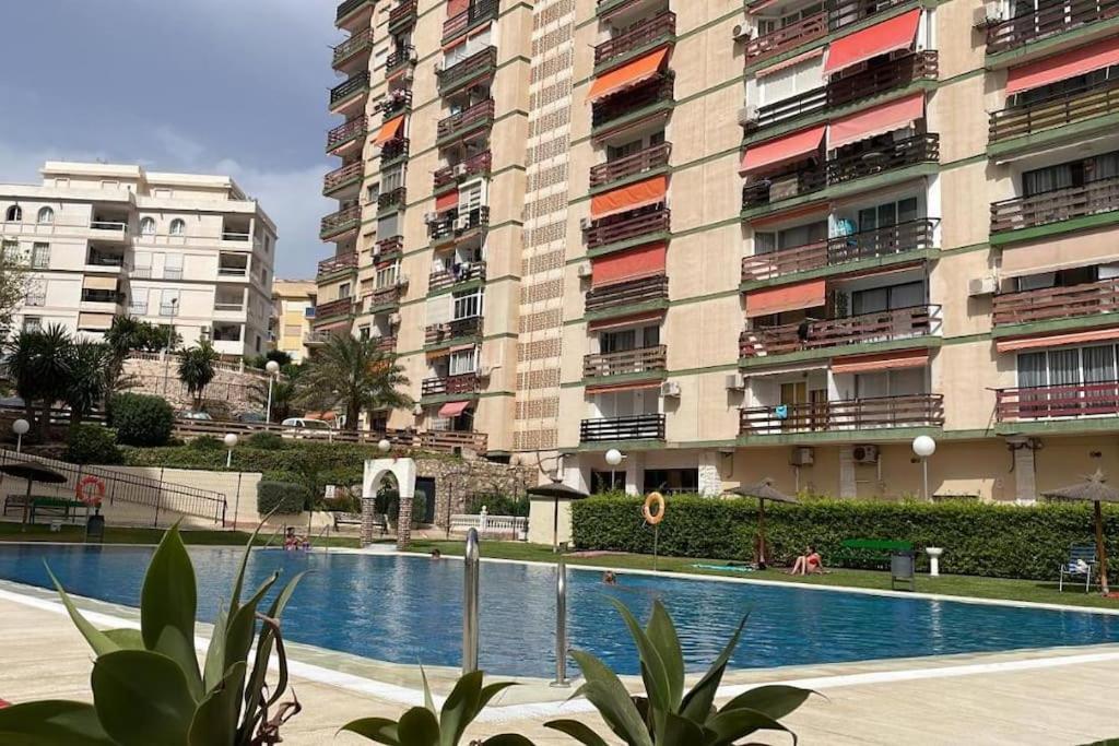 Apartamento Con Terraza A Pie De Playa Benalmádena Exterior foto